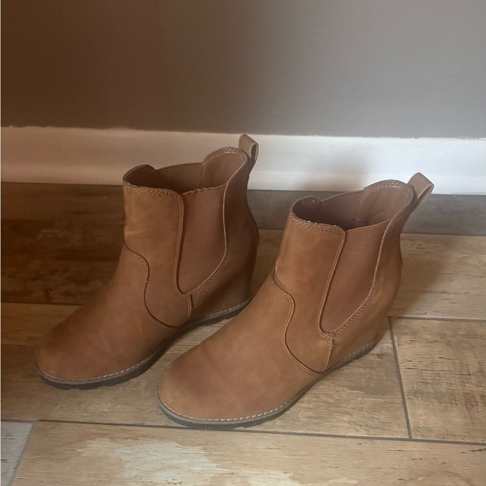 Universal Thread Brown Ankle Booties